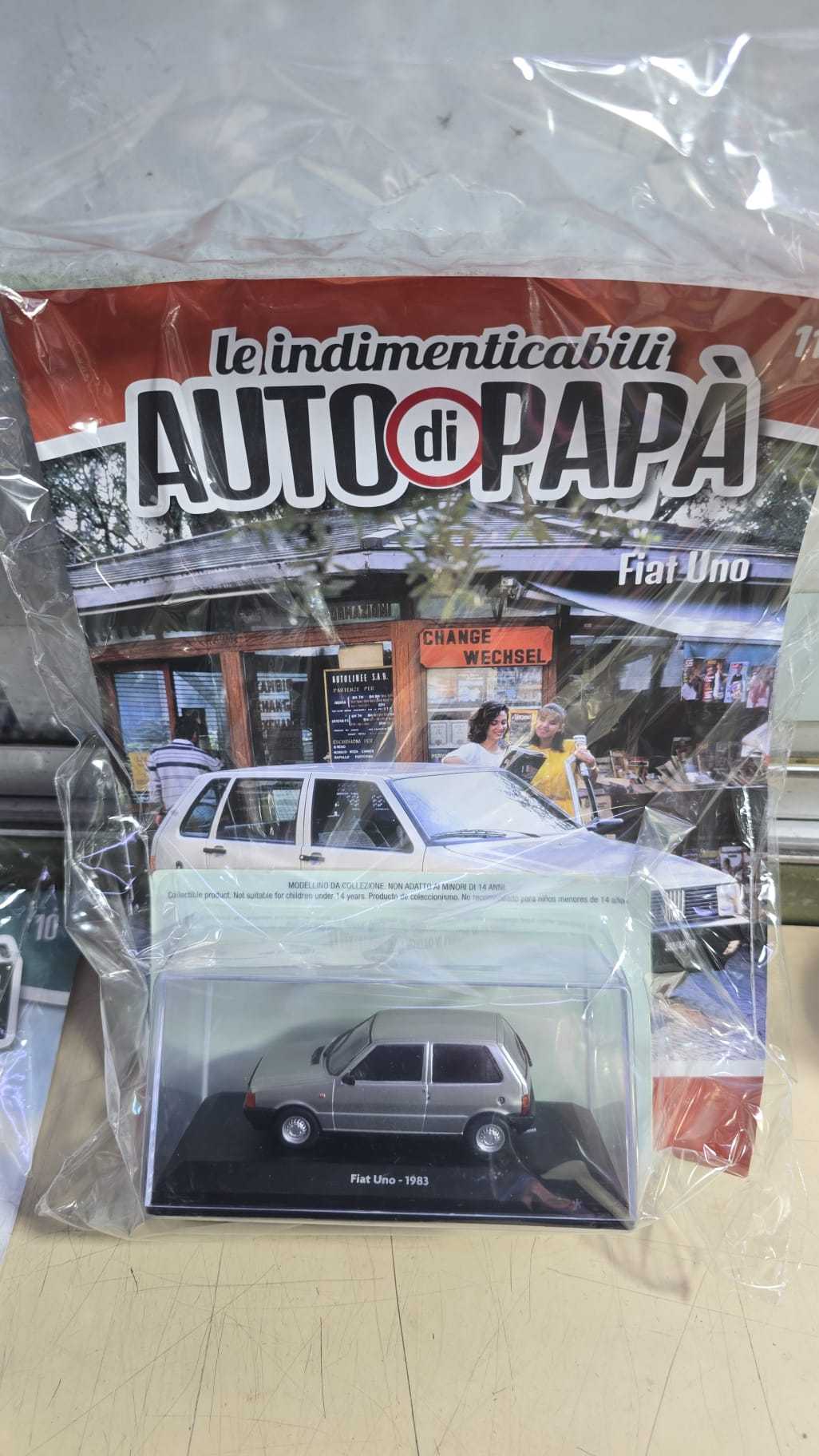 Auto di Papà n 11  Fiat Uno 1983 modellino auto 1:43 le indimenticabili Auto di Papà