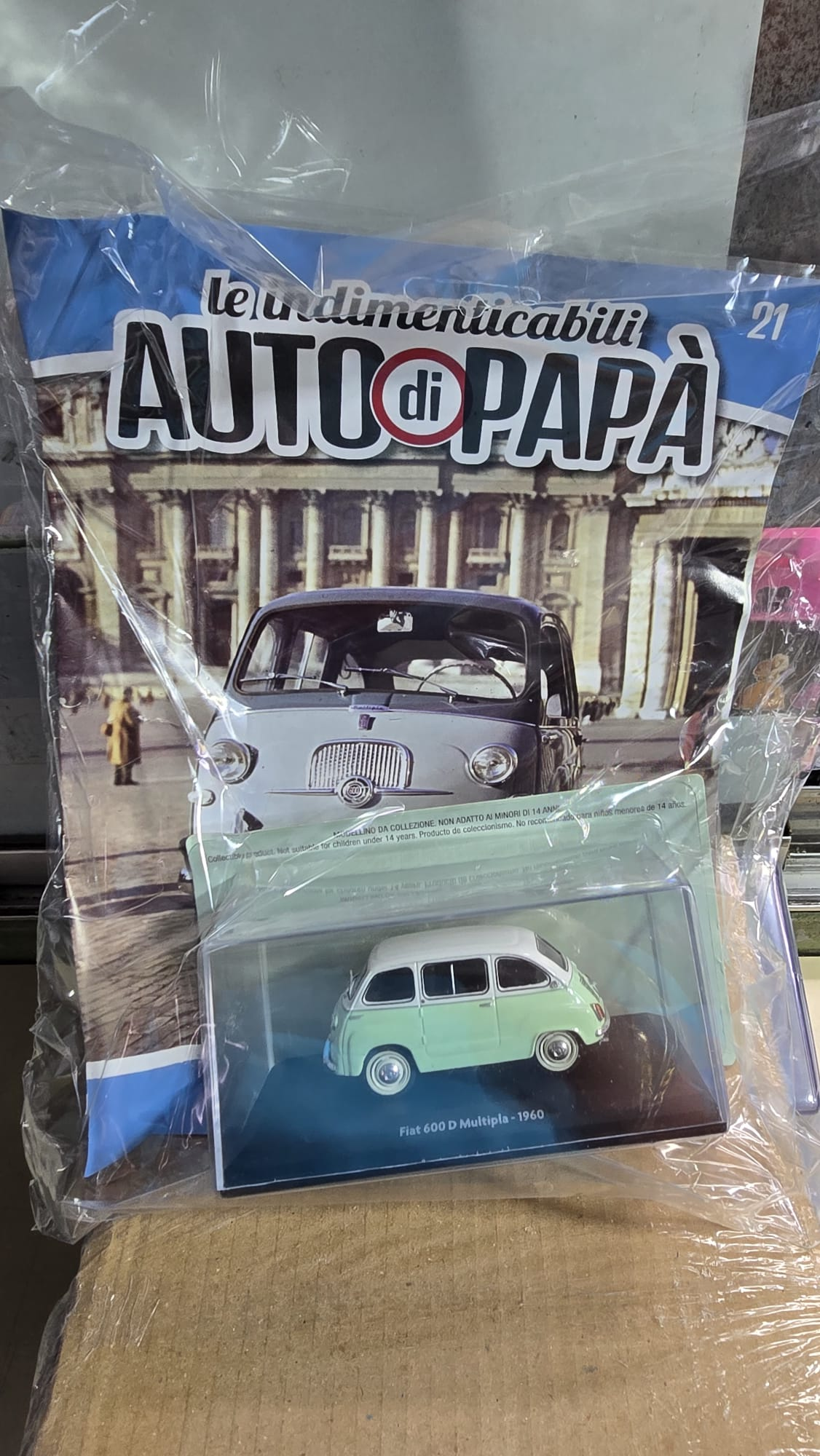 Auto di Papà n 21  Fiat 600 Multipla 1956 1:43 Modellino