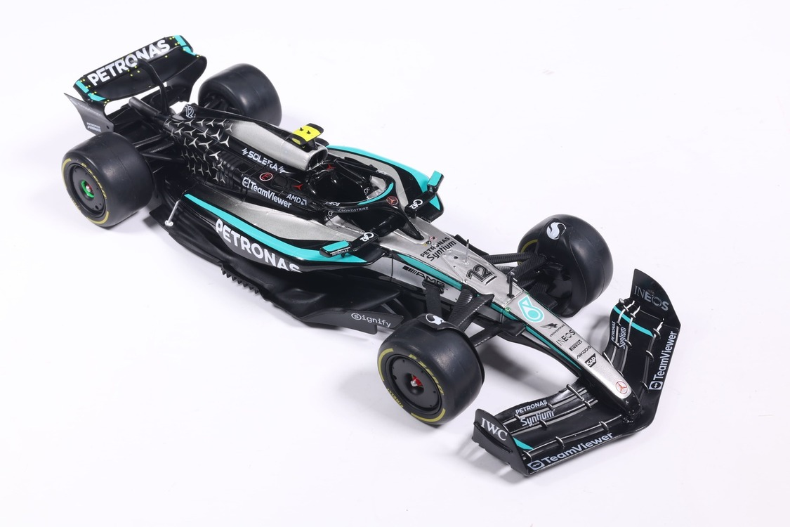 Leggendarie Auto da Corsa n 131 Mercedes-AMG F1 W12 E Performance 1:24 Auto da Corsa 2