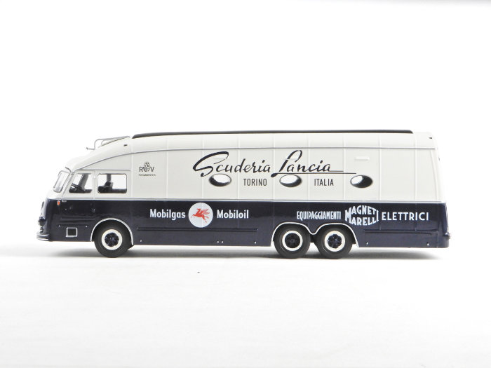 Racing Car Transporters n 14 Camion Scuderia Lancia Racing Transporter 1:43 Resin